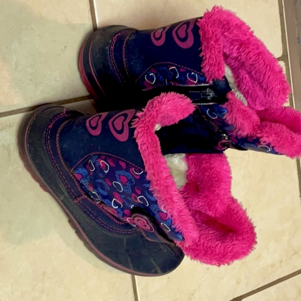 Dream Pairs* Snow boot sparkle, for girls.